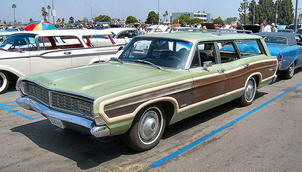 Ford country squire 1966