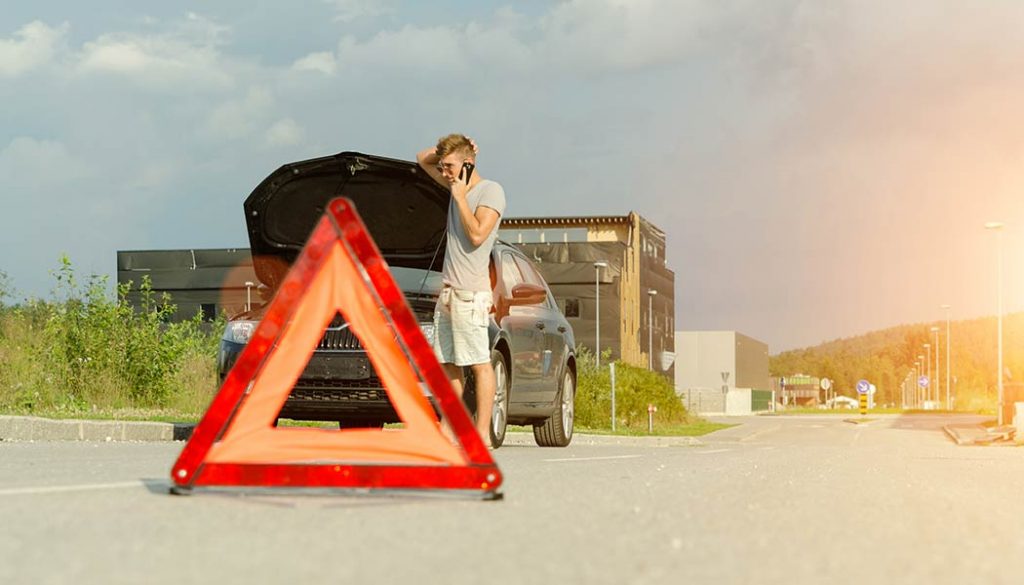 A vehicle emergency kit needs warning triangles