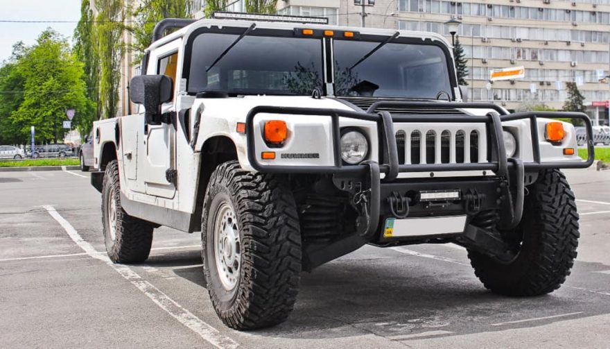 An old Hummer H1